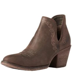 Ariat Women's Encore R Toe Cowgirl Boots