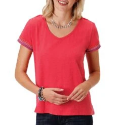 Roper Women's Embroidered Keyhole Back T-shirt